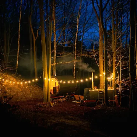 Glamping V Lomu