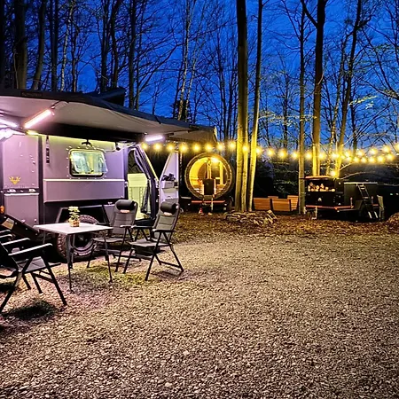 Glamping V Lomu